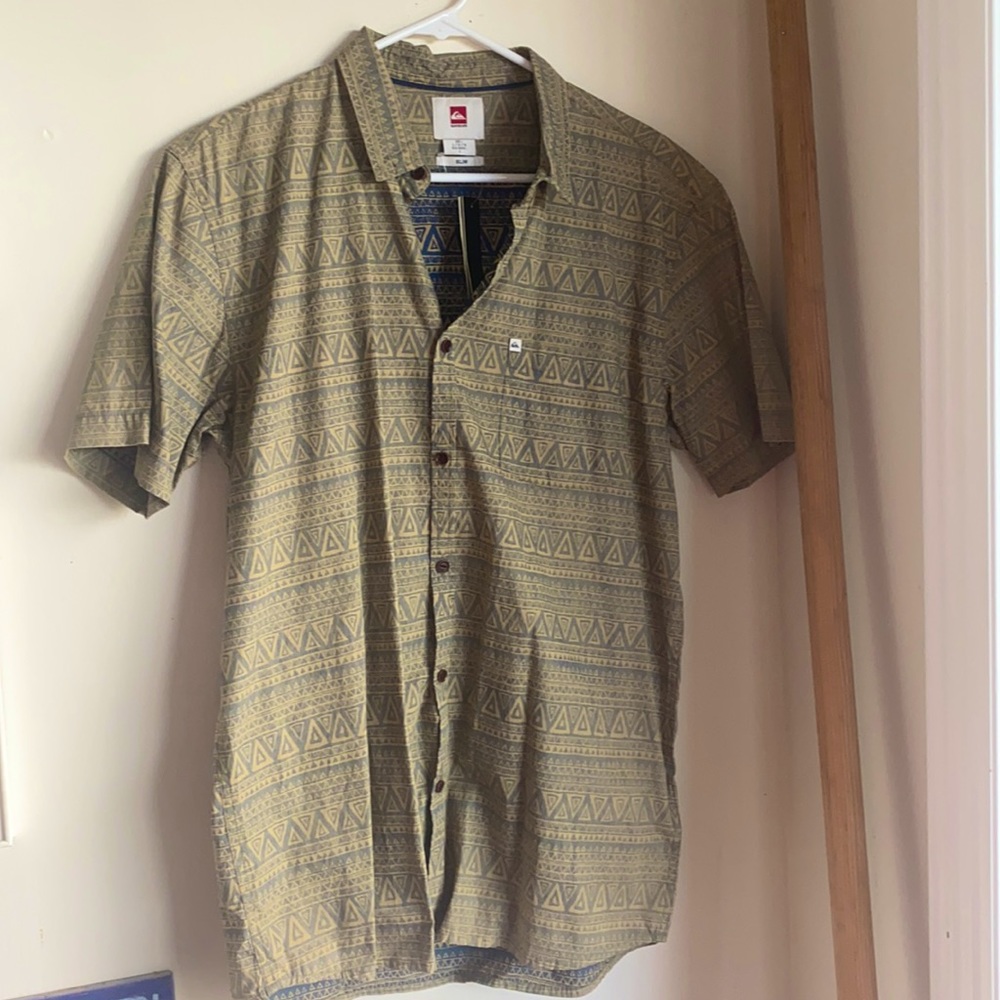 NWT Quicksilver Aloha Button Down